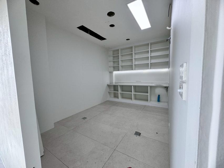 ให้เช่าพื้นที่สำนักงาน ซอยสุขุมวิท 55 (ทองหล่อ 13) ทำเลดีใกล้แหล่งธุรกิจ (N.1974) 4