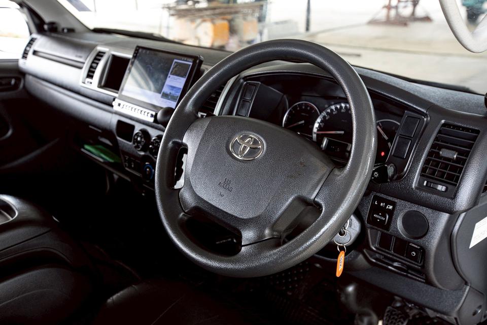 TOYOTA VENTURY 2.7G ปี 2017 เกียร์ Auto สีขาว  16