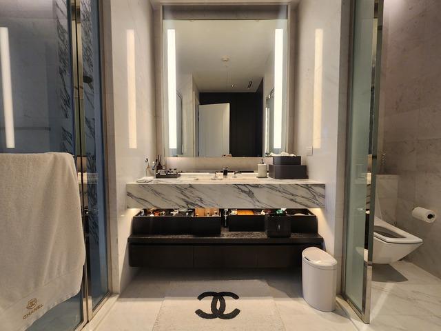 River View Condo For Rent and Sale at Four Seasons Private Residences 6