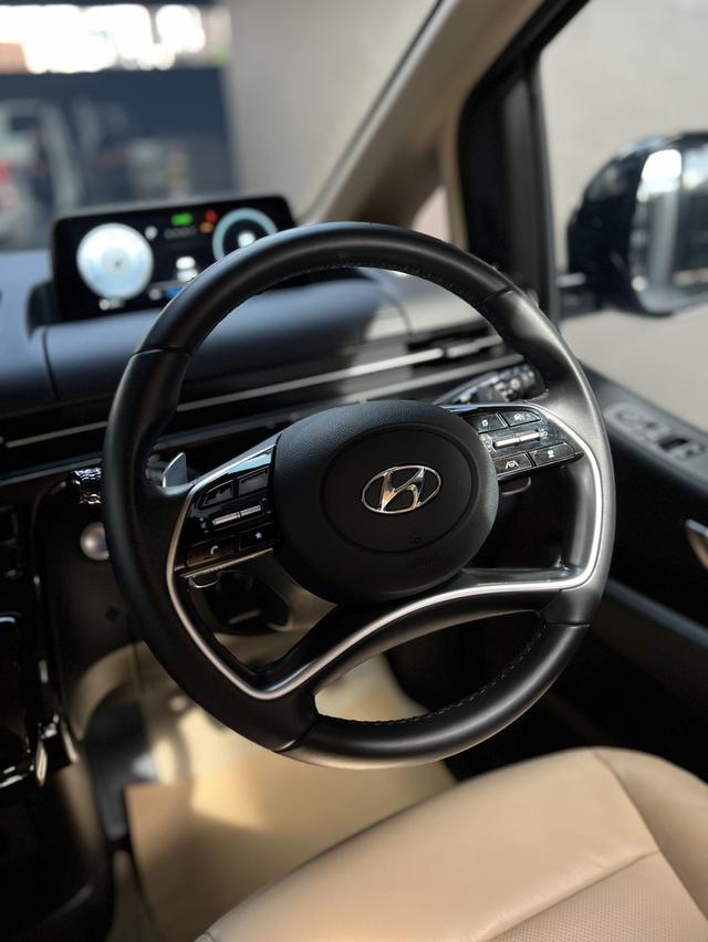 Hyundai Staria SLE 6