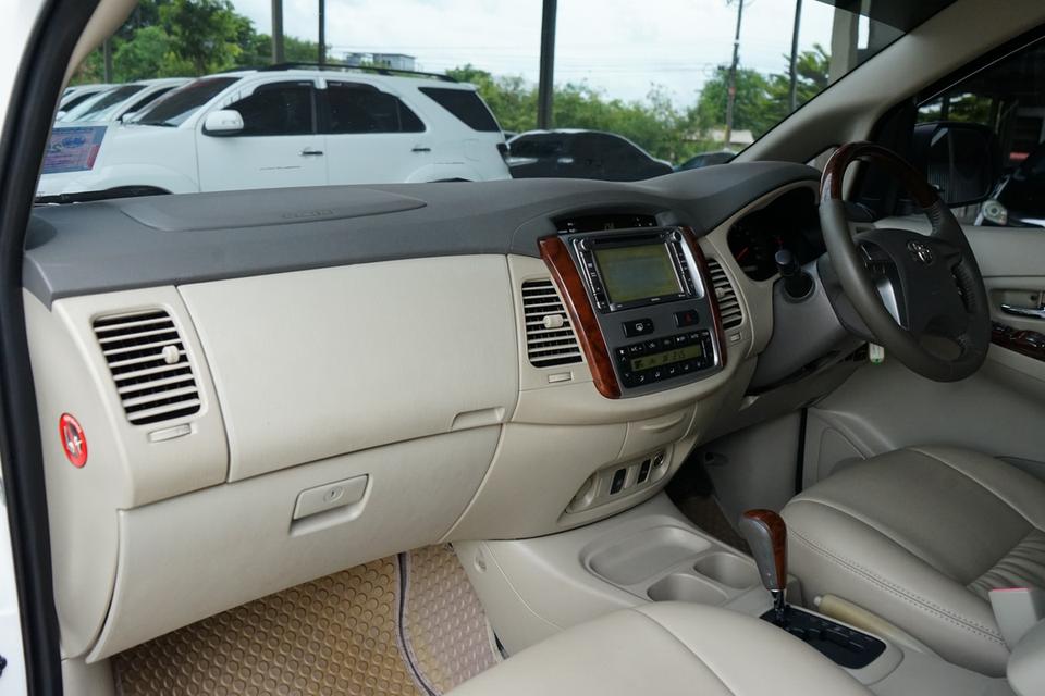 2011 TOYOTA INNOVA 2.0V 10