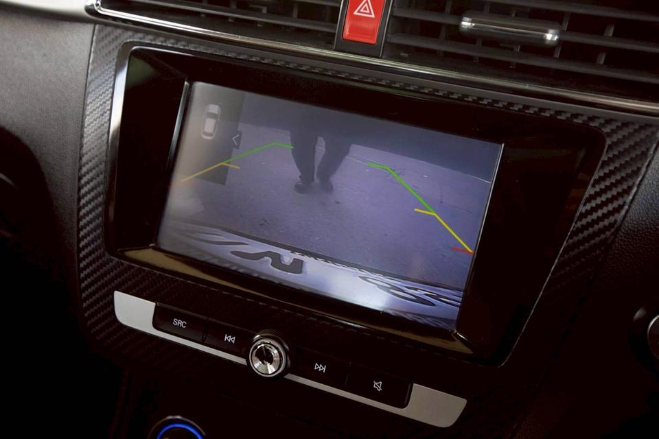 MG ZS 1.5 X ปี 2018 สีแดง มือเดียวป้ายแดง 15