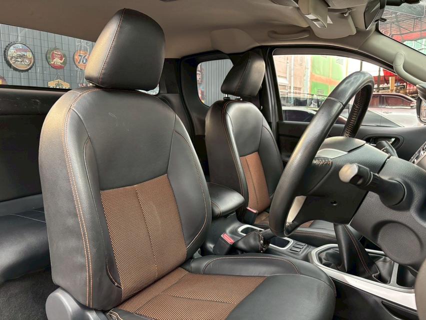 NISSAN NAVARA NP300 2.5 Calibre E Black Edition King Cab ปี 2020 9