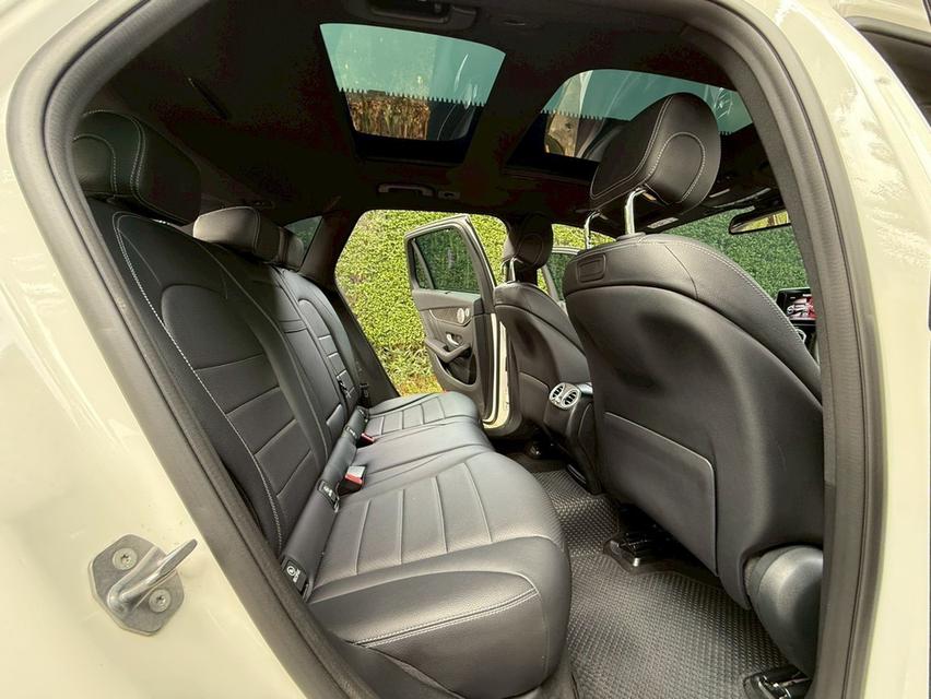 Benz GLC250 d AMG Dynamic ดีเซล สีขาว ปี 2019 รถบ้านมือเดียวป้ายแดง  ไม่เคยทำสี สีเดิม เข้าศูนย์ทุกระยะ  ป.1 เหลือๆ สภาพพร้อมใช้สุดๆ รูปที่ 13