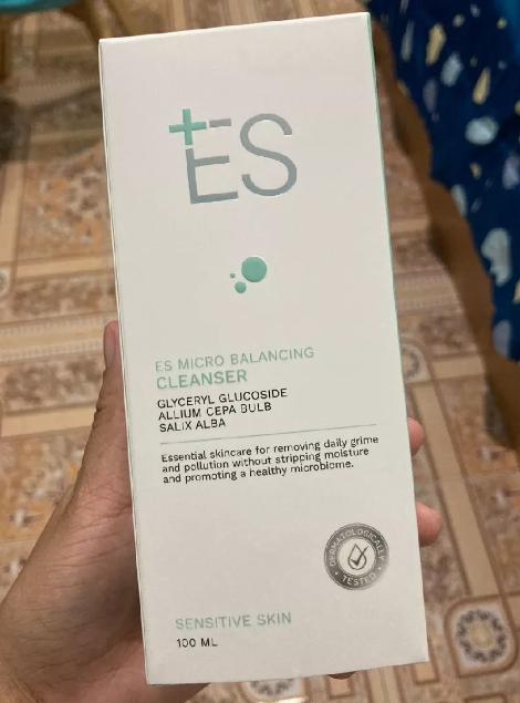 ES Micro Balancing Cleanser 2