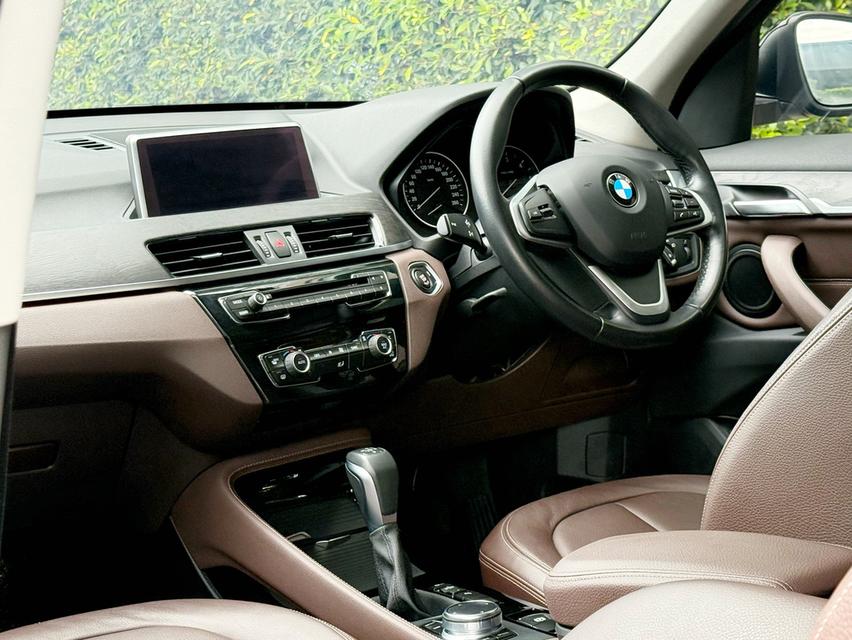 2018 BMW X1 F48 18D รถมือเดียวสภาพป้ายแดง รถวิ่งน้อยเพียง 63,000 กม เข้าศูนย์ตรงระยะ ไม่เคยมีอุบัติเหตุครับ 12