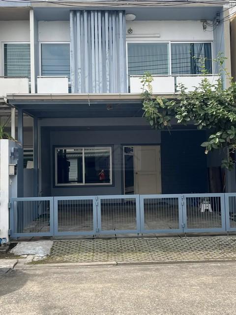 ให้เช่าทาวน์เฮาส์ 2 ชั้น รีโนเวทใหม่ 3 ห้องนอน The Plant City นาคนิวาส 48 ลาดพร้าว 71 พร้อมเฟอร์นิเจอร์ ใกล้สตรีวิทยา 2
