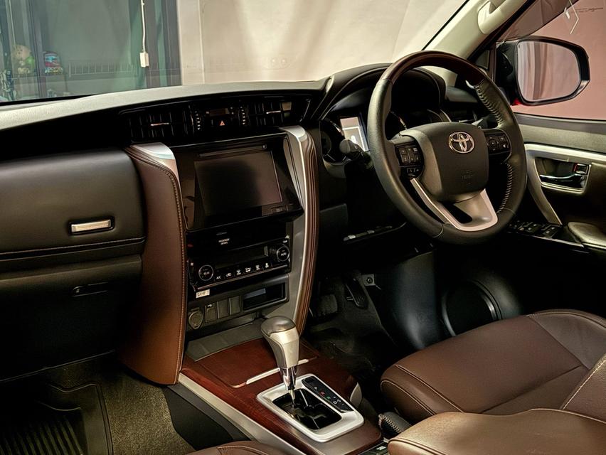 2020 TOYOTA FORTUNER 2.4 V รถสภาพสมบูรณ์ พร้อมใช้งาน รถวิ่งน้อย เข้าศูนย์ทุกระยะ ไม่เคยมีอุบัติเหตุครับ 12