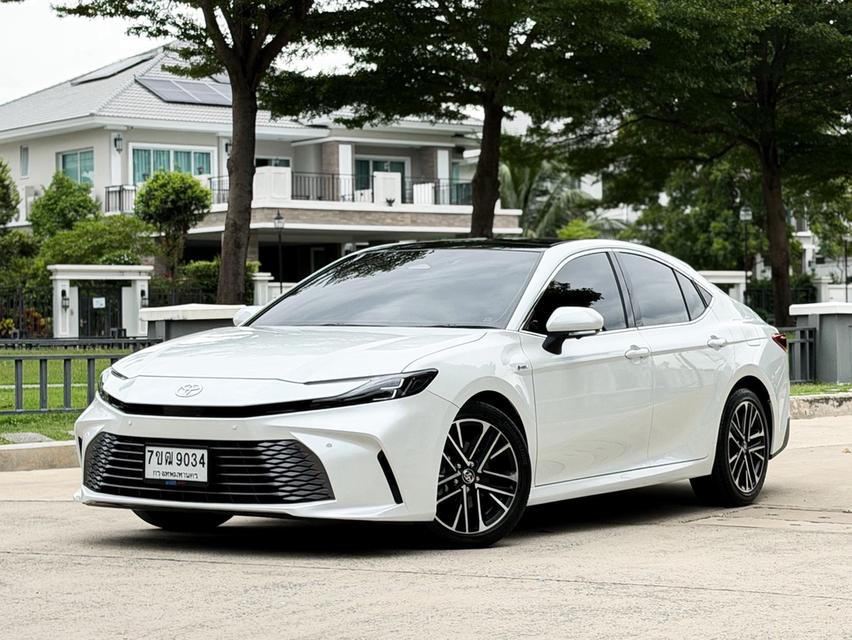 All New Toyota Camry HEV Premium Luxury ปี 2026 สีขาว ใหม่มากไมล์น้อย