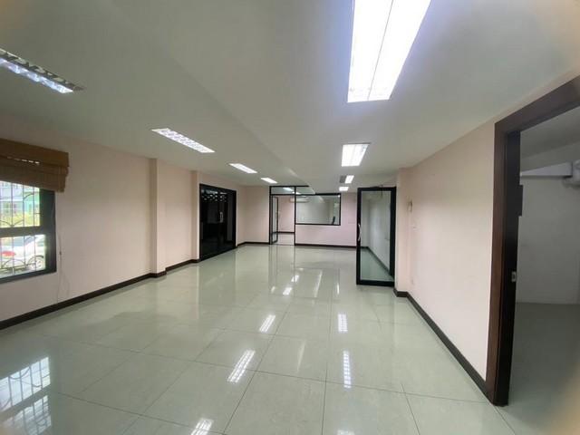 ให้เช่าอาคาร พื้นที่ใช้สอย 728 ตารางเมตร 8 ห้องอเนกประสงค์ 6 ห้องน้ำ ซ.ประขาอุทิศ 15, ถ.โกสุมร่วมใจ ใกล้สนามบินดอนเมือง 5