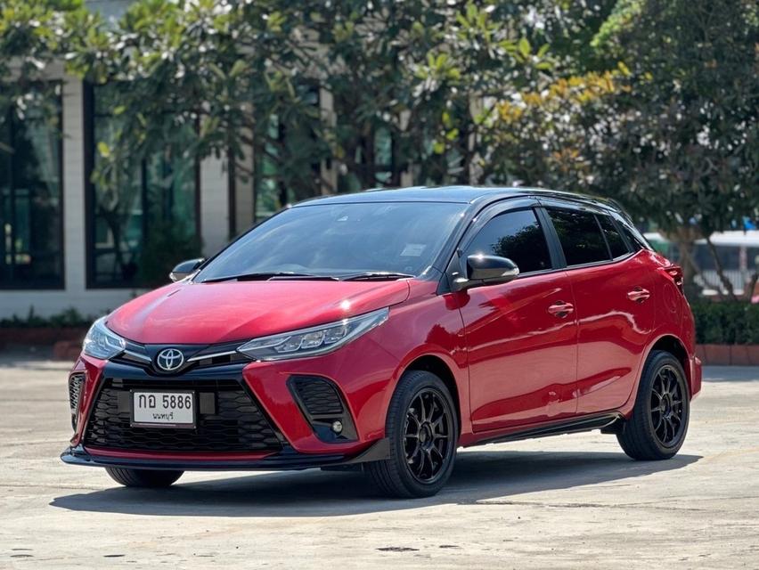 Toyota Yaris Eco 1.2 Sport Premium Black Top สีแดงหลังคาดำ ปี2021 จดปี 2022  รหัส BAC5886 3