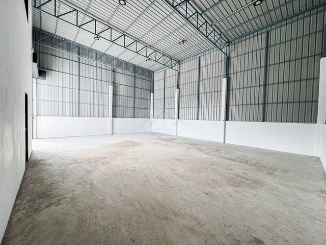 ให้เช่าโกดังพร้อมออฟฟิศสร้างใหม่ 300 ตรม. ถนนพัฒนาชนบท 3 ใกล้กรุงเทพกรีฑา *** จดทะเบียนได้ และฟรี WIFI