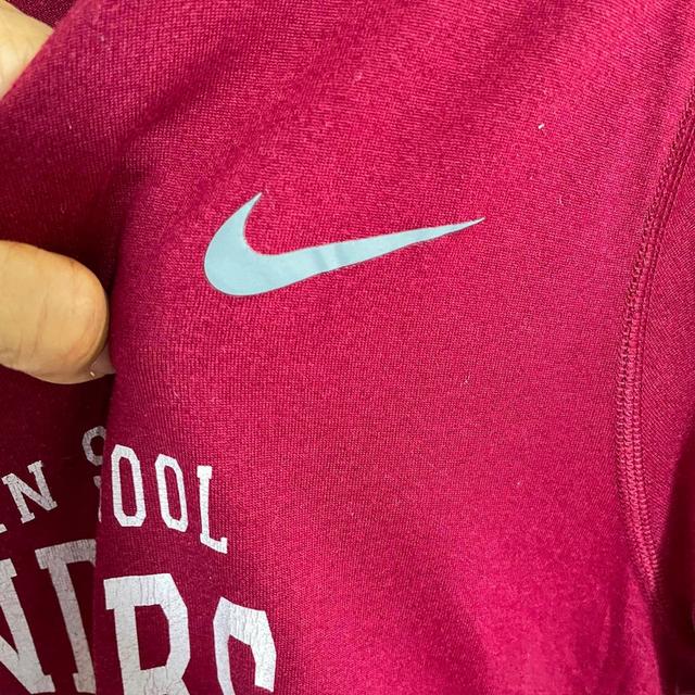nikeเสื้อกีฬามือสอง สวยมาก รูปที่ 3