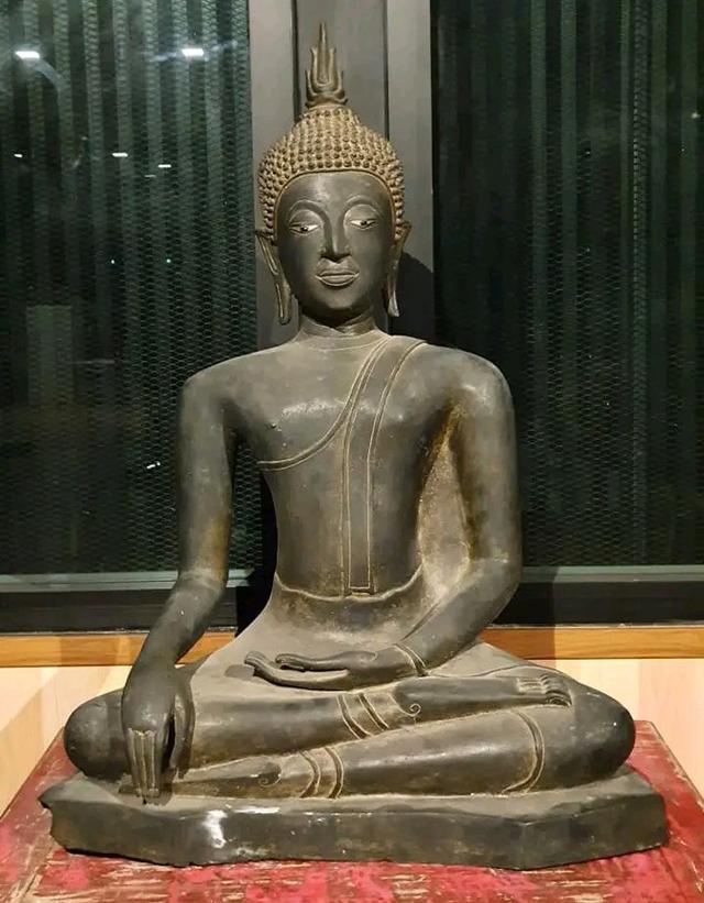 พระบูชาเก่า 10 นิ้ว 1