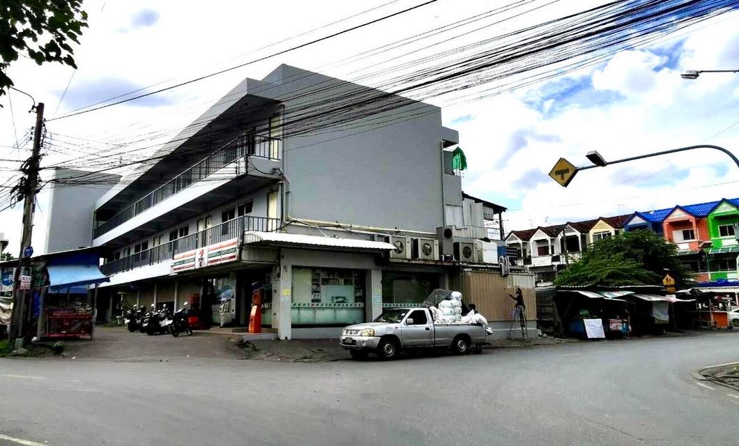 พื้นที่ร้านค้า ร้านอาหาร ห้องพัก ภายในอาคารอุดมโชค ซอยนวมินทร์ 74 แยก 1 เขตบึงกุ่ม 5