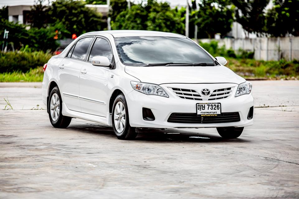Toyota Altis 1.8E ปี 2011 เกียร์ออโต้ สีขาว สวยสภาพดี มือเดียวป้ายแดง 3