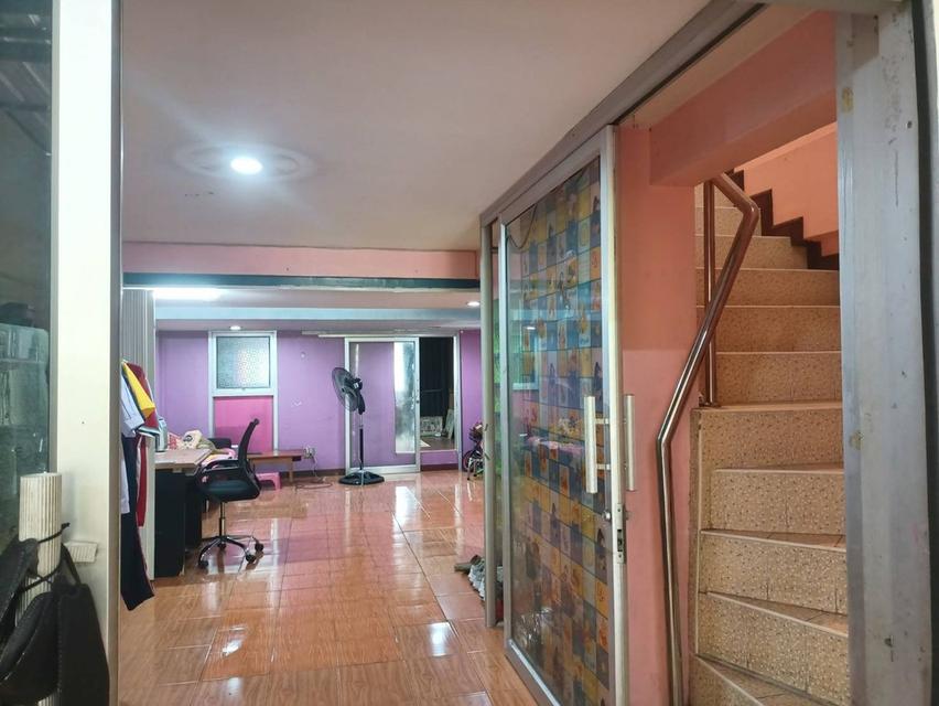 อาคารพาณิชย์ทำเลดีติดถนนสวนผัก 13