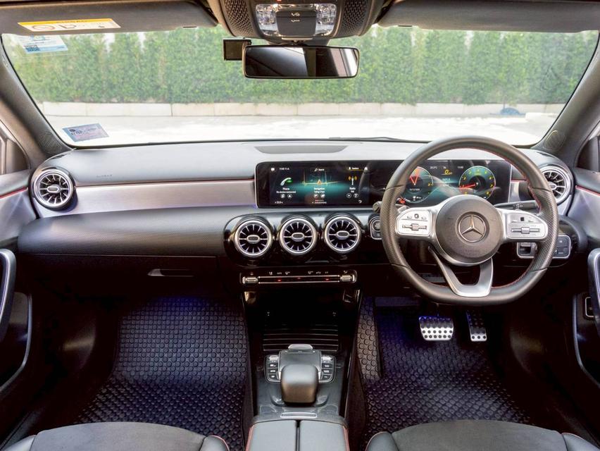 Mercedes Benz A200 AMG ปี จด 2021 12