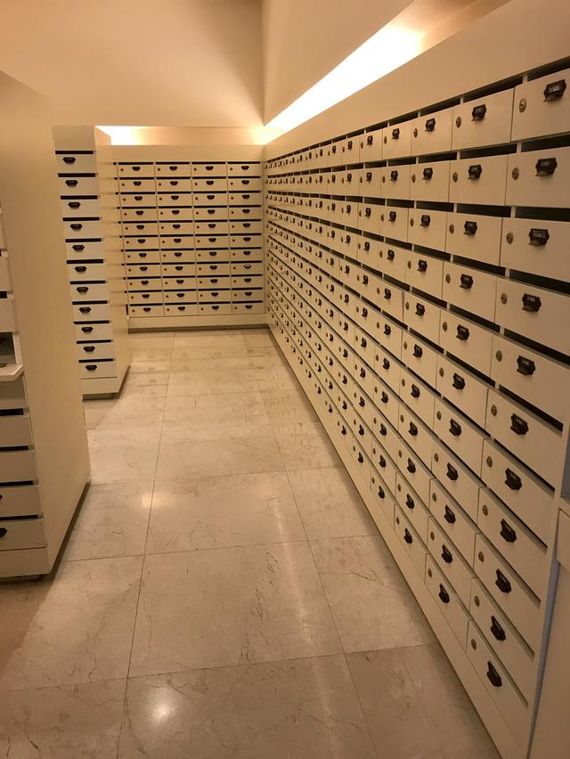 ด่วน ขายถูก คอนโดเดอะเบส พระราม 9 - รามคำแหง ห้องสตูดิโอ ขนาด 26 ตรม. ชั้น 23 วิวเมือง เฟอร์นิเจอร์ครบ พร้อมอยู่ ต่อรองได้ 14