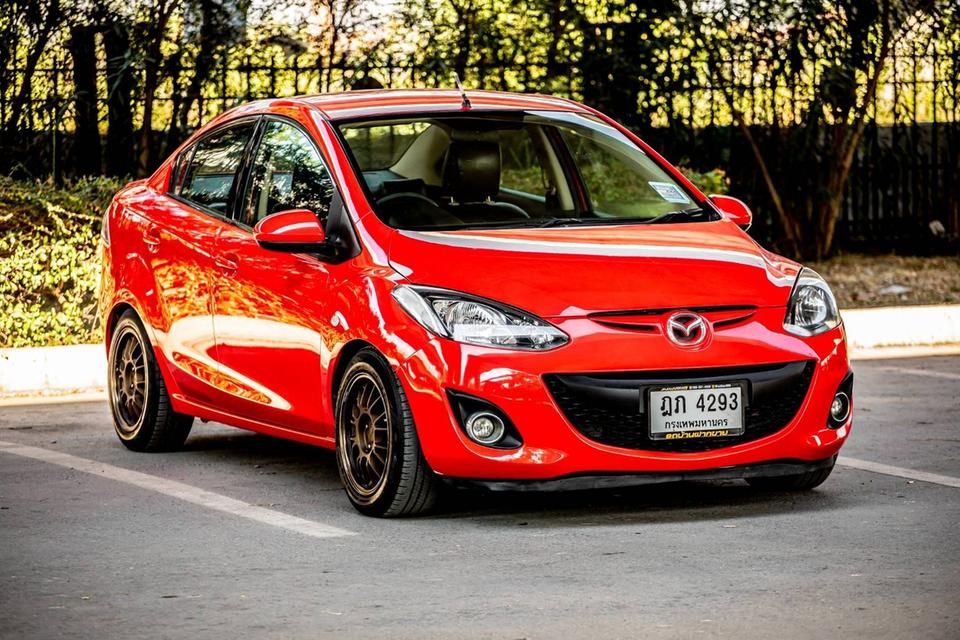 Mazda 2 1.5 Groove Sedan ปี 2010 สีแดง มืเดียวป้ายแดง เกียร์ออโต้ 4