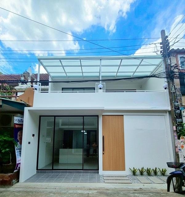 ทาวน์เฮ้าส์ 2 ชั้น รีโนเวทใหม่ รร.นานาชาติรีเจนท์ 1.2 กม. ประชาราษฏร์บำเพ็ญ 12-18 ตลาดสดห้วยขวาง 1.4 กม. 2