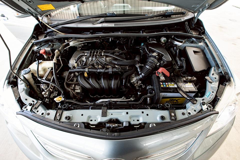 Toyota Altis 1.6E CNG ปี 2010 สี เทา  10