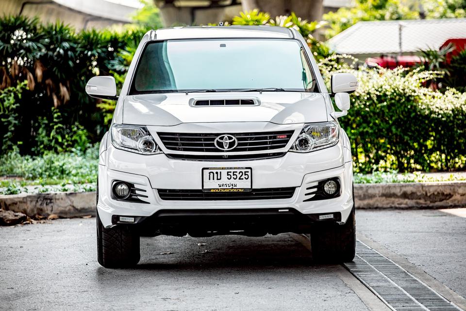 Toyota Vigo Champ Prerunner 3.0 TRD Double Cab ดีเซล เกียร์ Auto ปี 2014 สีขาว