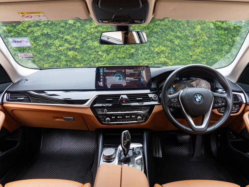 BMW 530E 2.0 ELITE G30 LCI 2023ซีดานผู้บริหาร Plug-in Hybrid ชาร์จไฟได้ รูปที่ 15
