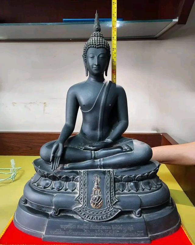 พระบูชาใหญ่   วัดบวรปี08
