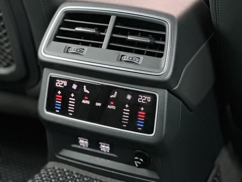 Audi A6 Avant 45 TFSI S-line Black Edition 2020 สีเทา 12