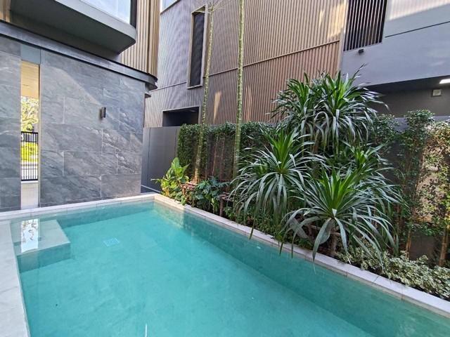 ให้เช่าบ้านเดี่ยว 3 ชั้น 4 ห้องนอน Bugaan บูก้าน พระราม9-เหม่งจ๋าย มีลิฟท์สระว่ายน้ำส่วนตัว วิวสวนขนาดใหญ่ เฟอร์พร้อมอยู 3