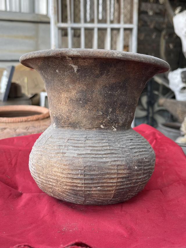 เครื่องปั้นดินเผาโบราณ บ้านปราสาท ปากแตร ภาชนะดินเผา หม้อดินเผาโบราณ 6