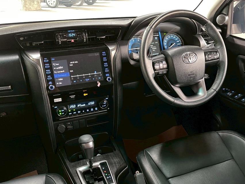ขาย Toyota Fortuner 2.4V ปี23 9