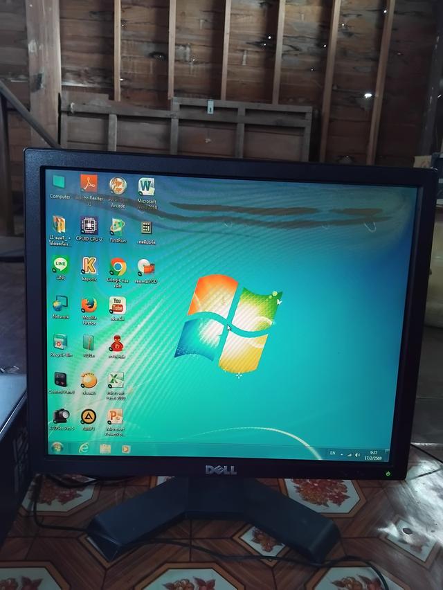 Dell computer คอมมือสองหน้าจอมีตำหนินิดนึงแต่ใช้ได้ปกติ