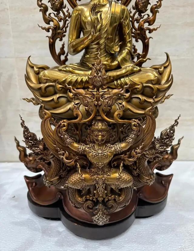 พระบูชาใหญ่ หน้าตัก 9 นิ้ว