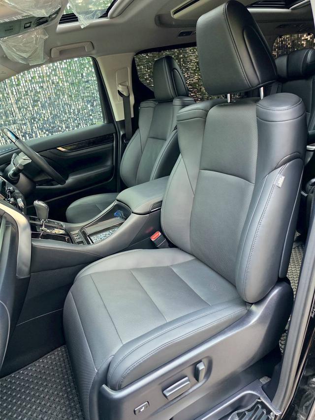 Toyota ALPHARD 2.5SC PACKAGE สีดำ ปี 2023 ไมล์ 30,000 กม. รูปที่ 9