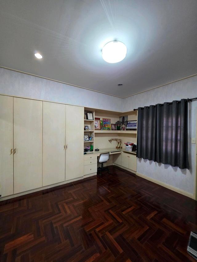 ขายบ้านทาวน์โฮมหลังคู่ 3 ชั้น ทำเลทองติด CDC ตรงข้าม Central Eastville เฟอร์ครบ พร้อมอยู่ 10