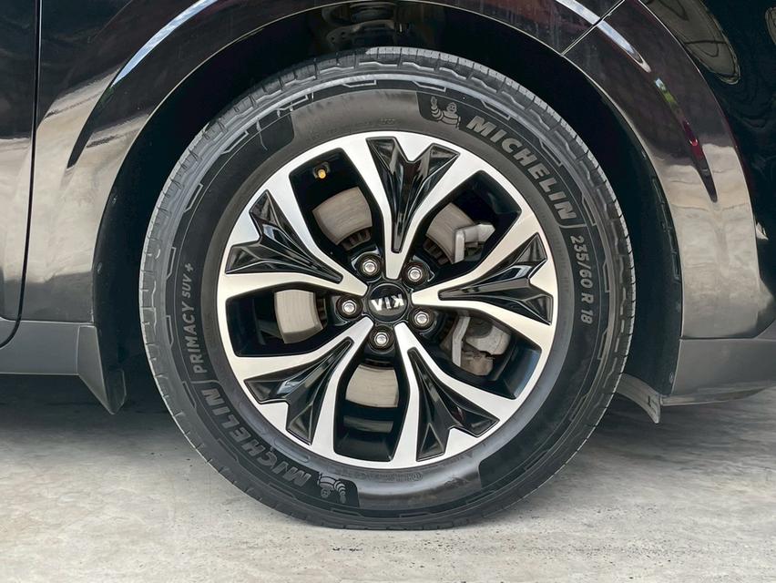 KIA GRAND CARNIVAL 2.2 EX 2021  โฉม ปี21-ปัจจุบัน สีดำ เครื่องดีเซล 18