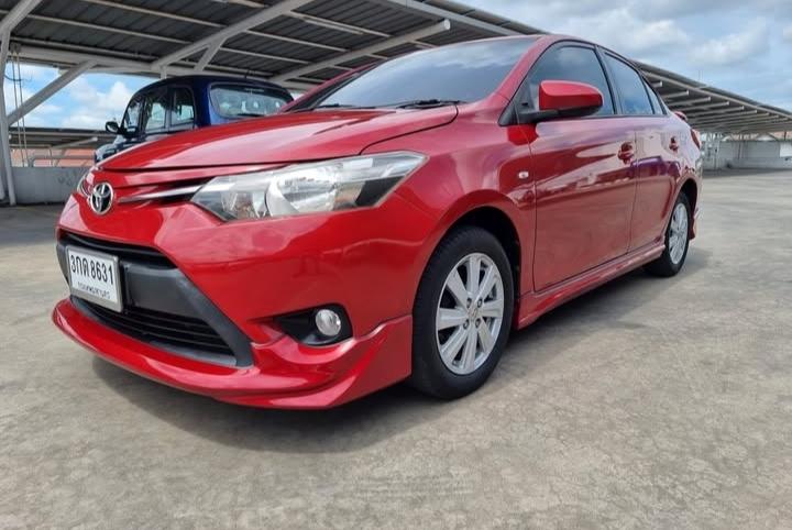 Toyota Vios สีแดง 3