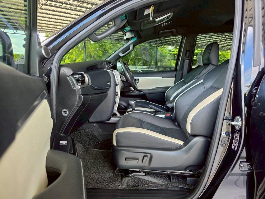 Toyota Fortuner 2.8 Legender 4WD ปี 2023 11