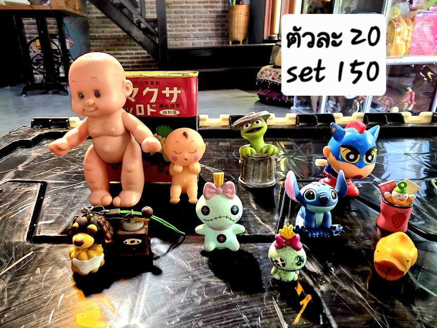 ของเล่นของสะสมตัวการ์ตูนตั้งโชว์