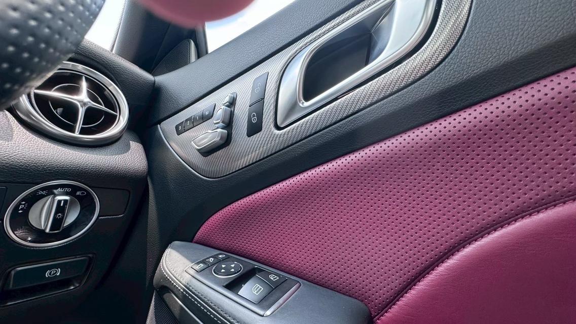รหัสรถ TPV9877 🎊 Mercedes Benz SLC300 AMG Dynamic 🎊 2018 รูปที่ 16