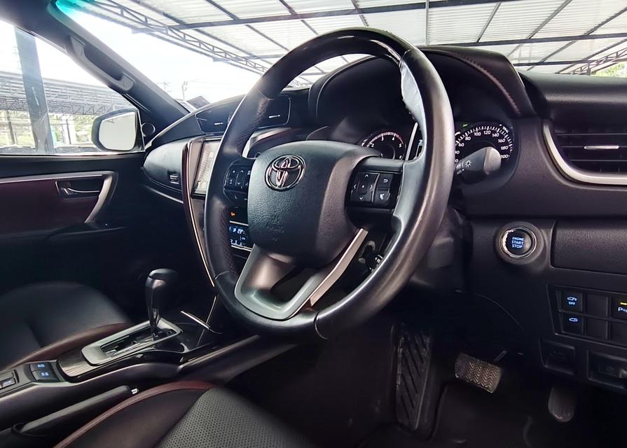 TOYOTA LEGENDER 2.4 V 2WD AT ปี 2021 📌รับประกันเครื่องเกียร์ 2 ปี หรือ 20,000 km📌 14