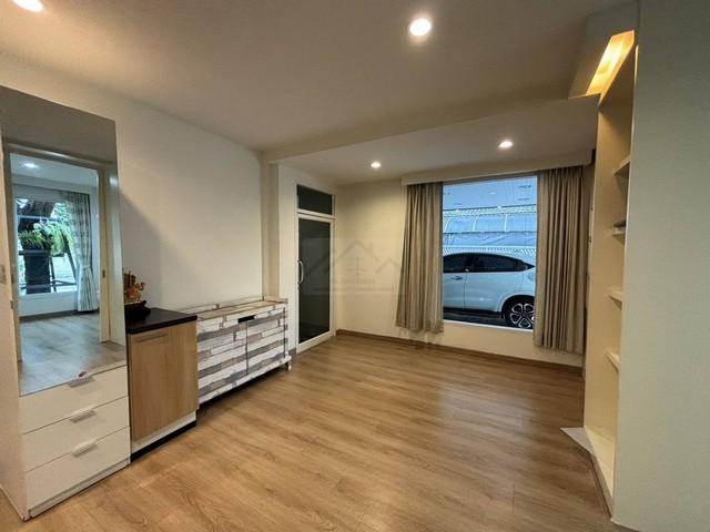 ให้เช่าบ้านเดี่ยว 2 ชั้นสไตล์โมเดิร์น 200 ตรว. ย่านเลียบด่วน บ้านลาดพร้าว Exclusive ตรงข้ามเดอะคริสตัล จอดรถ 7 คัน 6