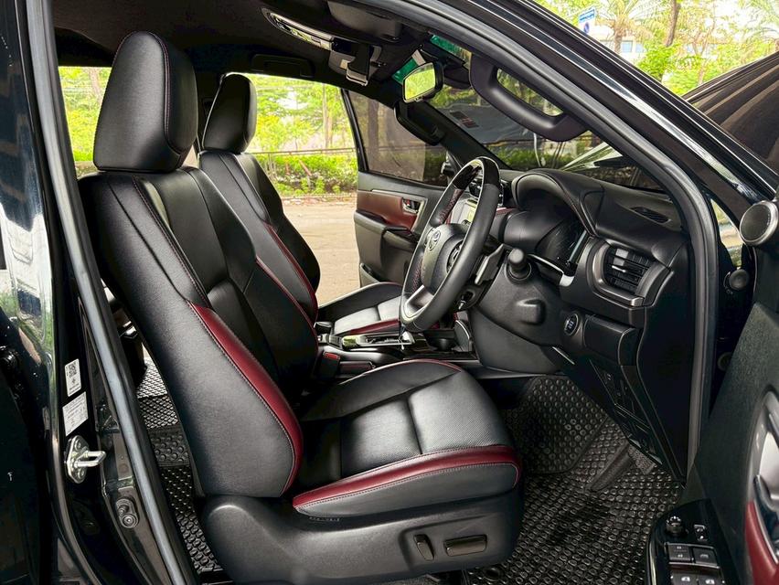 ขายรถ Toyota Fortuner 2.8 Legender 2WD ปี 2022 สีดำ เกียร์ออโต้ 9