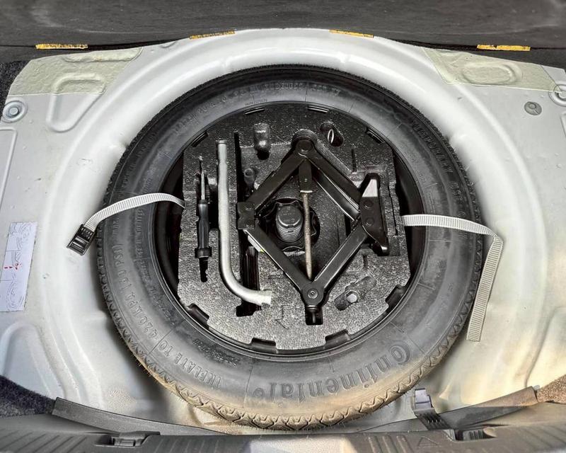 VOLKSWAGEN NEW BEETLE 1.2 TSI Turbo สีขาว ปี 2012 จด 2013 15