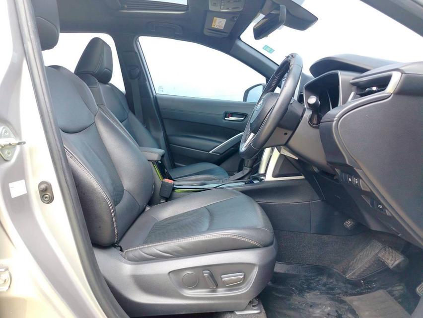Toyota Cross 1.8 Hybrid Premium  safety สีเทา  ปี 2020  ออโต้  12