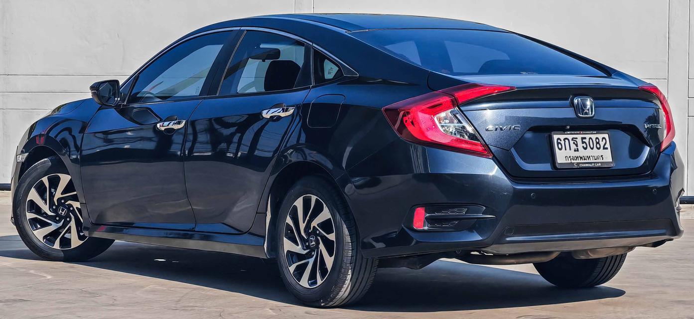 ขาย HONDA CIVIC 1.8 EL โฉม FC ปี 2017 เลขไมล์ 160,000 กม.