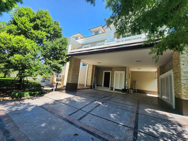 Elegant 3BR Home at Narasiri Bangna with Wide Garden, Near Mega Bangna Shopping 1
