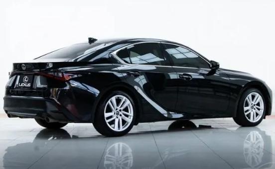 LEXUS IS 300 h IS LUXURY 2.5 HYBRID AT 2024 9